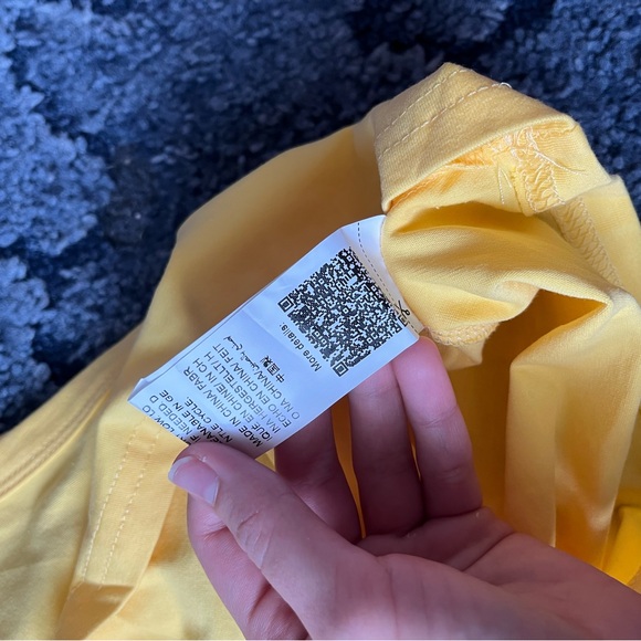 NWT yellow cropped tank top - Picture 8 of 8